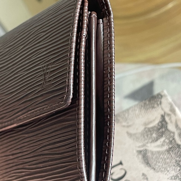 ❌❌SOLD❌❌❌❌LOUIS Vuitton Epi brown wallet - Picture 3 of 12
